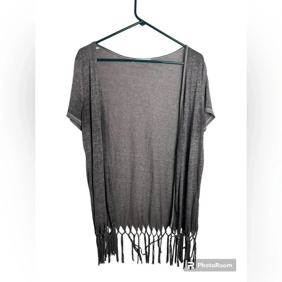 Maurices Tops - Maurices Size Large Gray T-shirt material Shrug